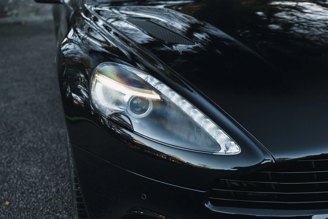 2015 Aston Martin Vanquish 2nd Gen - Image 23 of 31