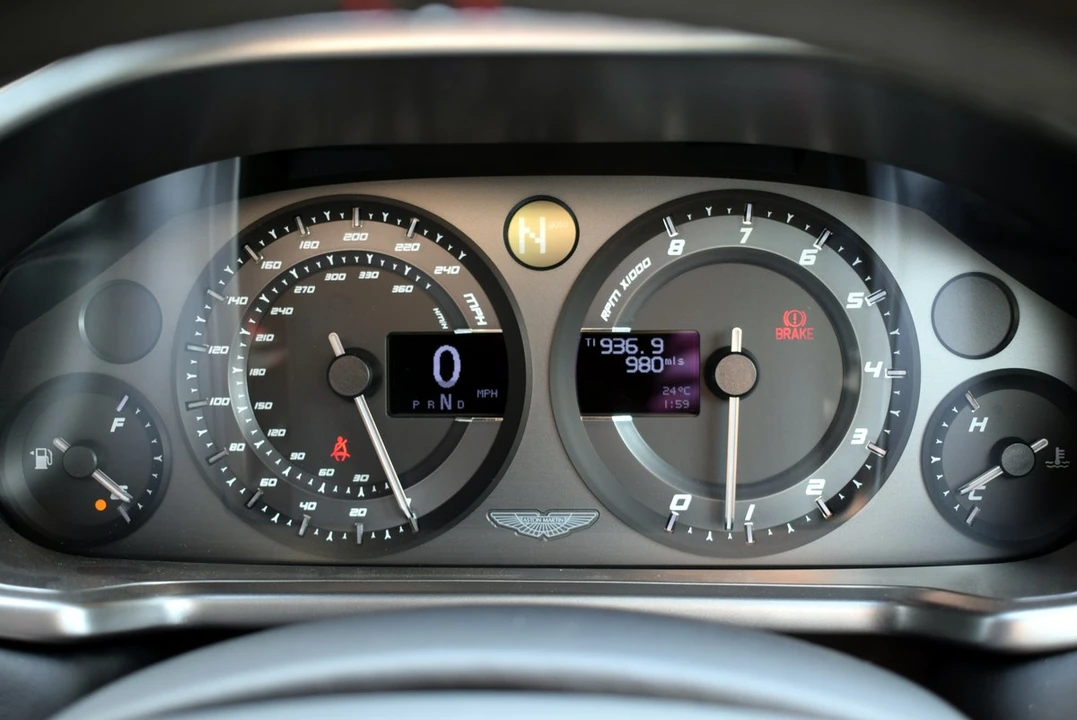 2015 Aston Martin Vanquish 2nd Gen - Image 22 of 30