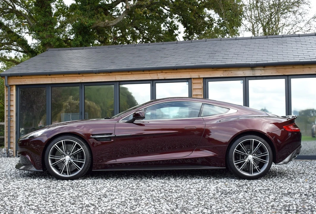 2015 Aston Martin Vanquish 2nd Gen - Image 9 of 30