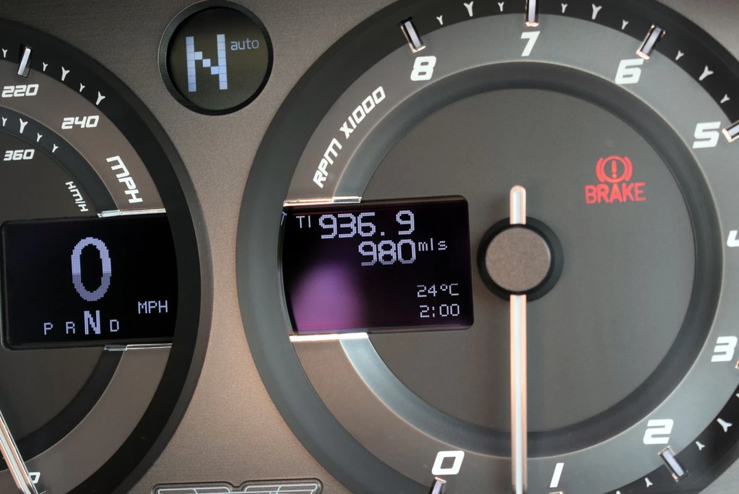 2015 Aston Martin Vanquish 2nd Gen - Image 23 of 30