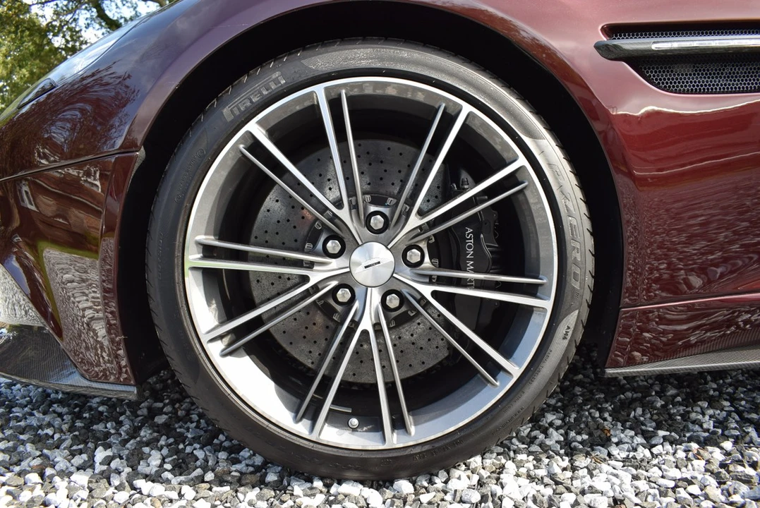 2015 Aston Martin Vanquish 2nd Gen - Image 16 of 30