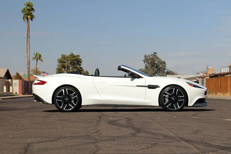 2015 Aston Martin Vanquish 2nd Gen - Image 25 of 31
