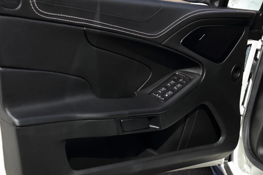 2015 Aston Martin Vanquish 2nd Gen - Image 28 of 31