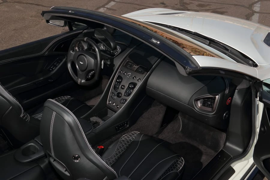 2015 Aston Martin Vanquish 2nd Gen - Image 26 of 31