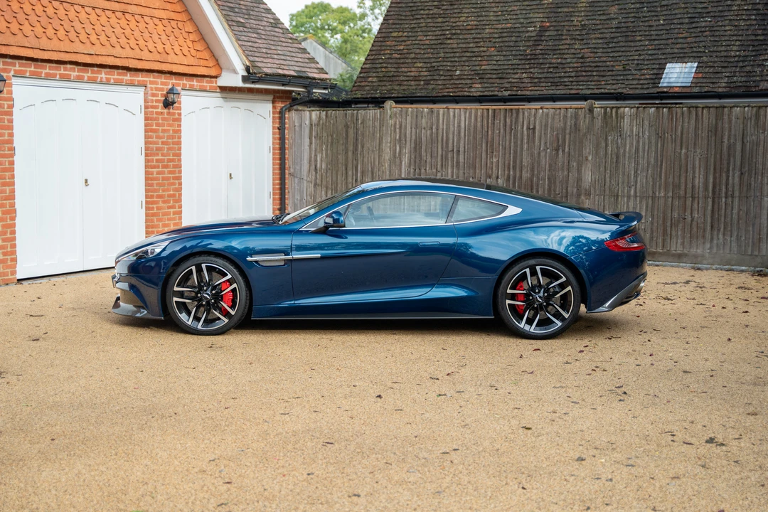 2015 Aston Martin Vanquish 2nd Gen - Image 5 of 31