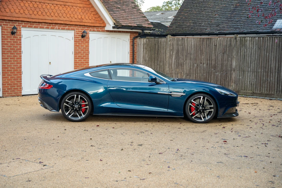 2015 Aston Martin Vanquish 2nd Gen - Image 9 of 31