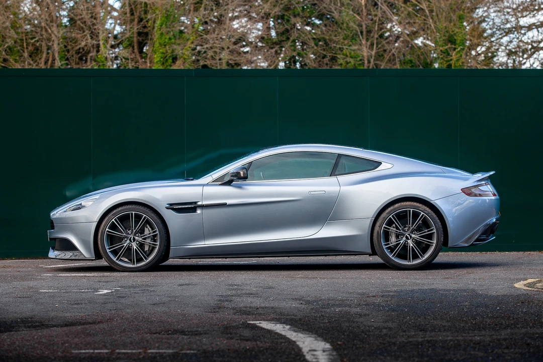 2015 Aston Martin Vanquish 2nd Gen - Image 4 of 31