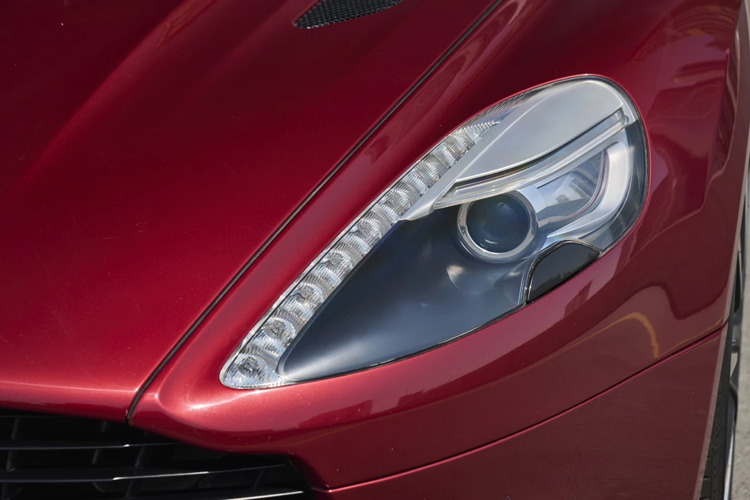 2015 Aston Martin Vanquish 2nd Gen - Image 13 of 31
