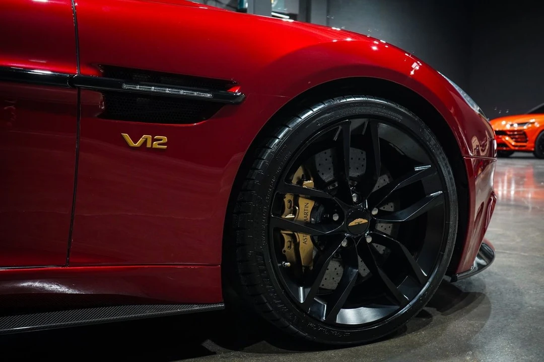 2015 Aston Martin Vanquish 2nd Gen - Image 16 of 21