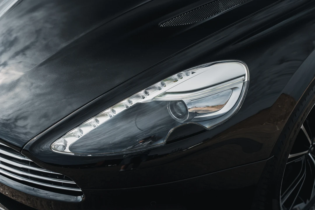 2015 Aston Martin Vanquish 2nd Gen - Image 26 of 31