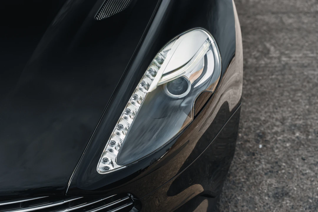 2015 Aston Martin Vanquish 2nd Gen - Image 27 of 31