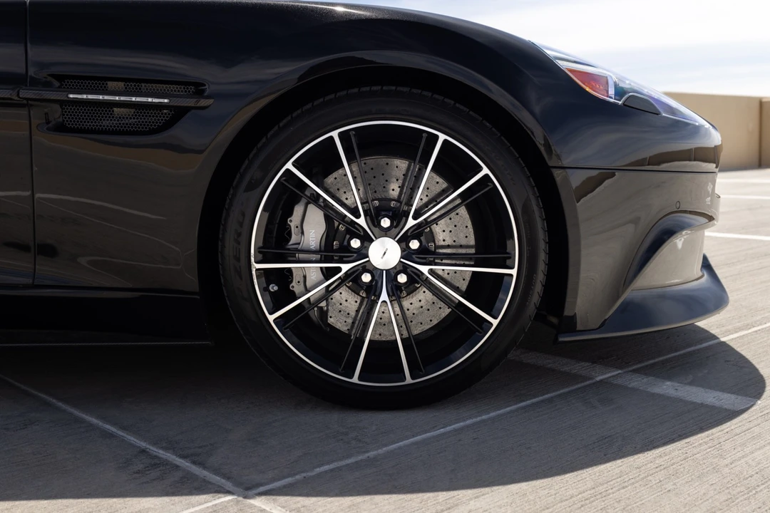 2015 Aston Martin Vanquish 2nd Gen - Image 18 of 31