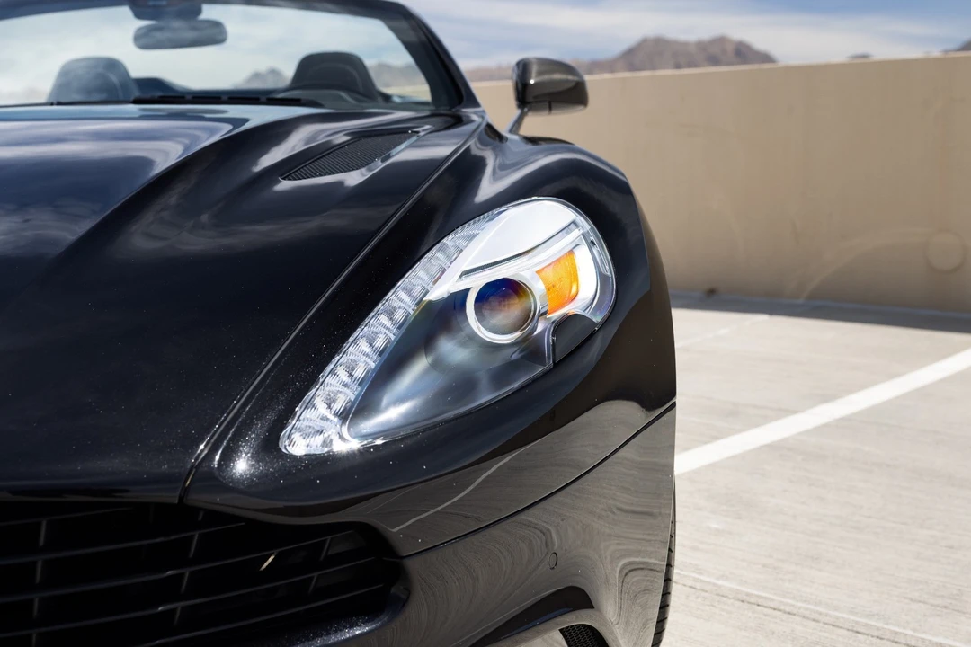 2015 Aston Martin Vanquish 2nd Gen - Image 22 of 31