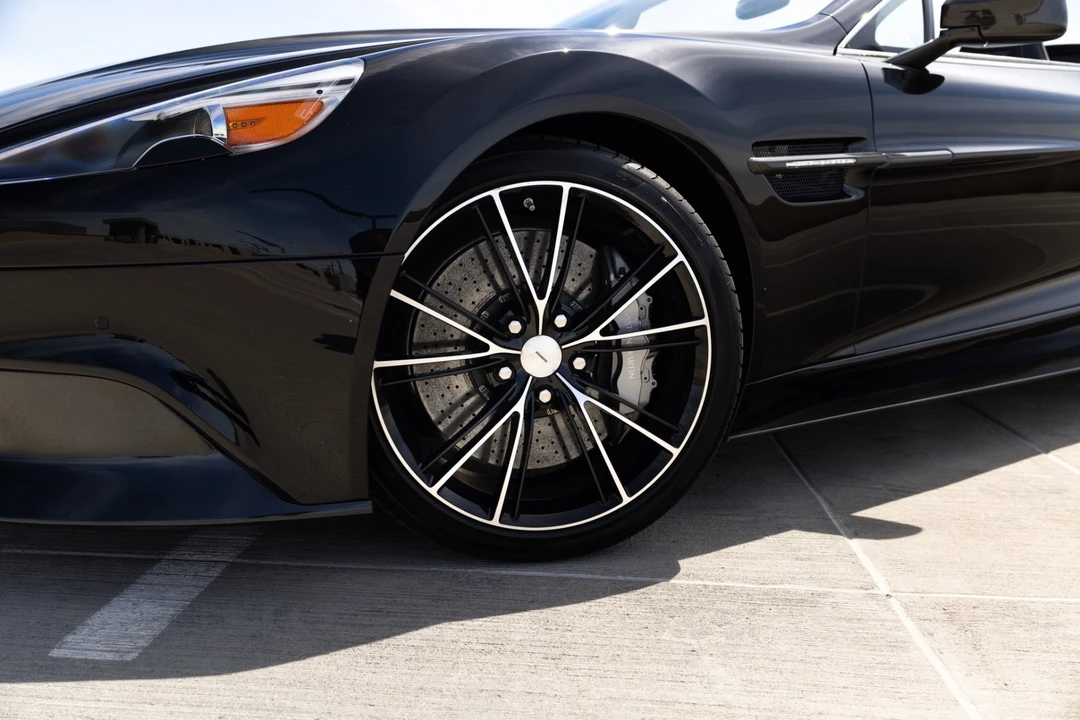 2015 Aston Martin Vanquish 2nd Gen - Image 12 of 31