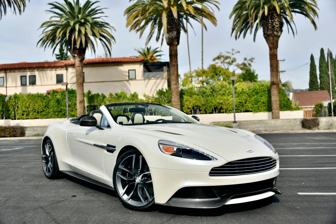 2015 Aston Martin Vanquish 2nd Gen - Image 5 of 31