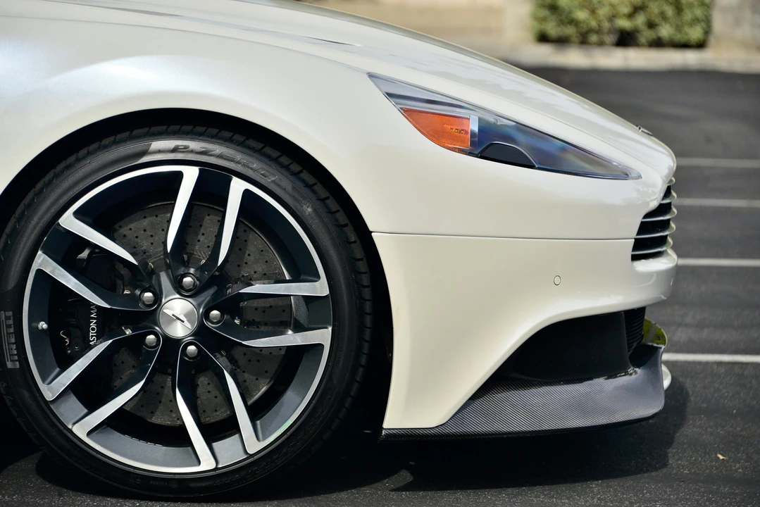 2015 Aston Martin Vanquish 2nd Gen - Image 19 of 31