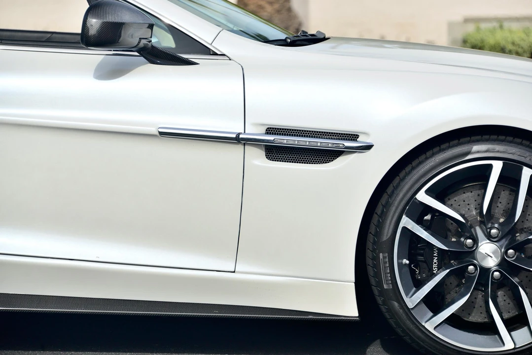 2015 Aston Martin Vanquish 2nd Gen - Image 22 of 31