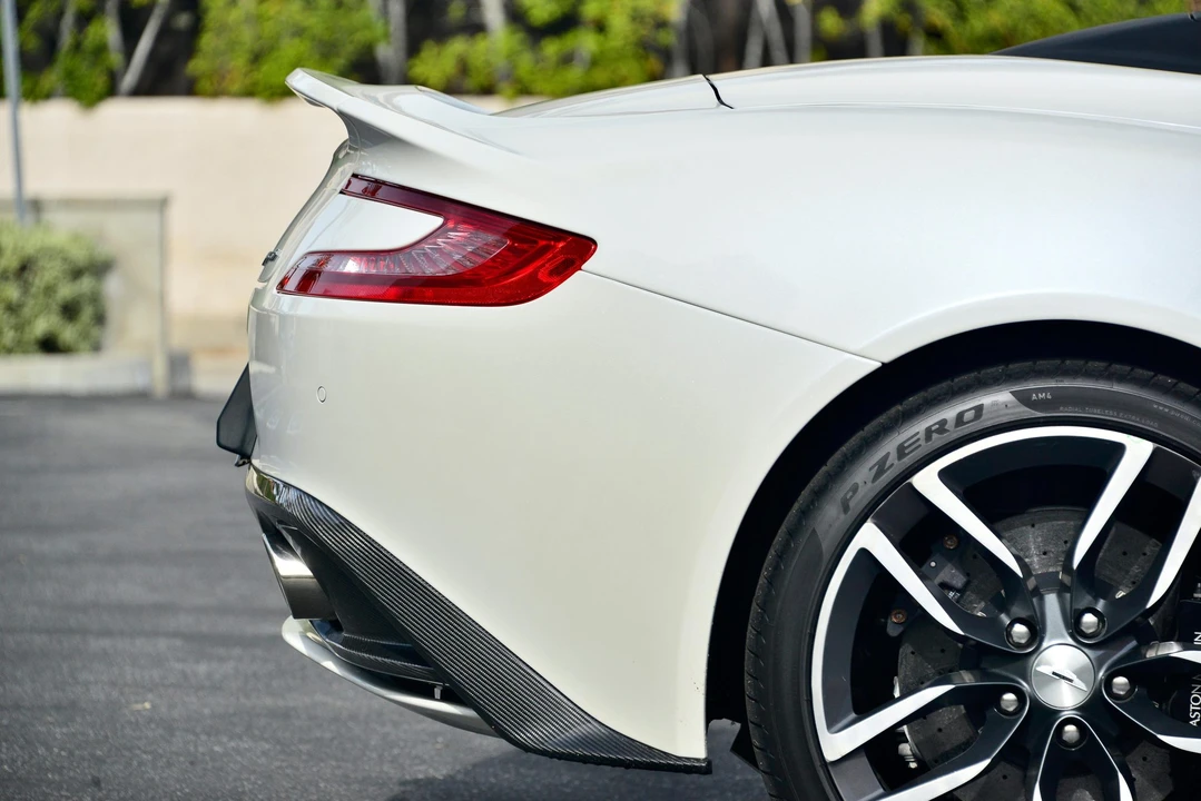 2015 Aston Martin Vanquish 2nd Gen - Image 29 of 31