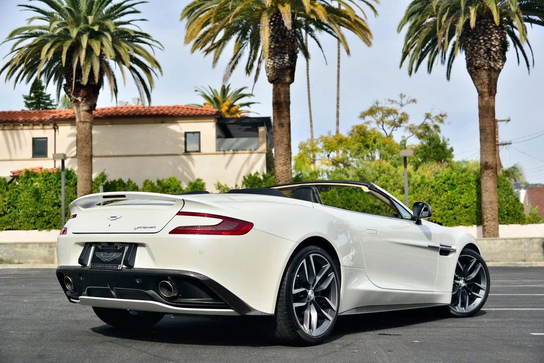 2015 Aston Martin Vanquish 2nd Gen - Image 8 of 31