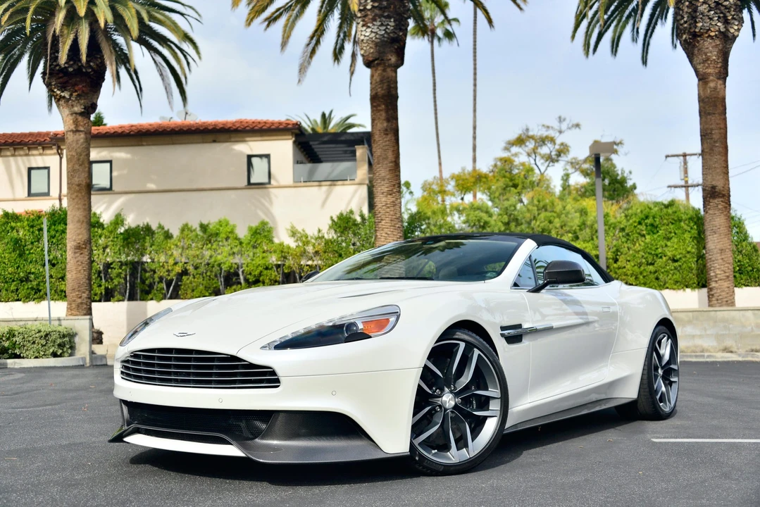 2015 Aston Martin Vanquish 2nd Gen - Image 12 of 31