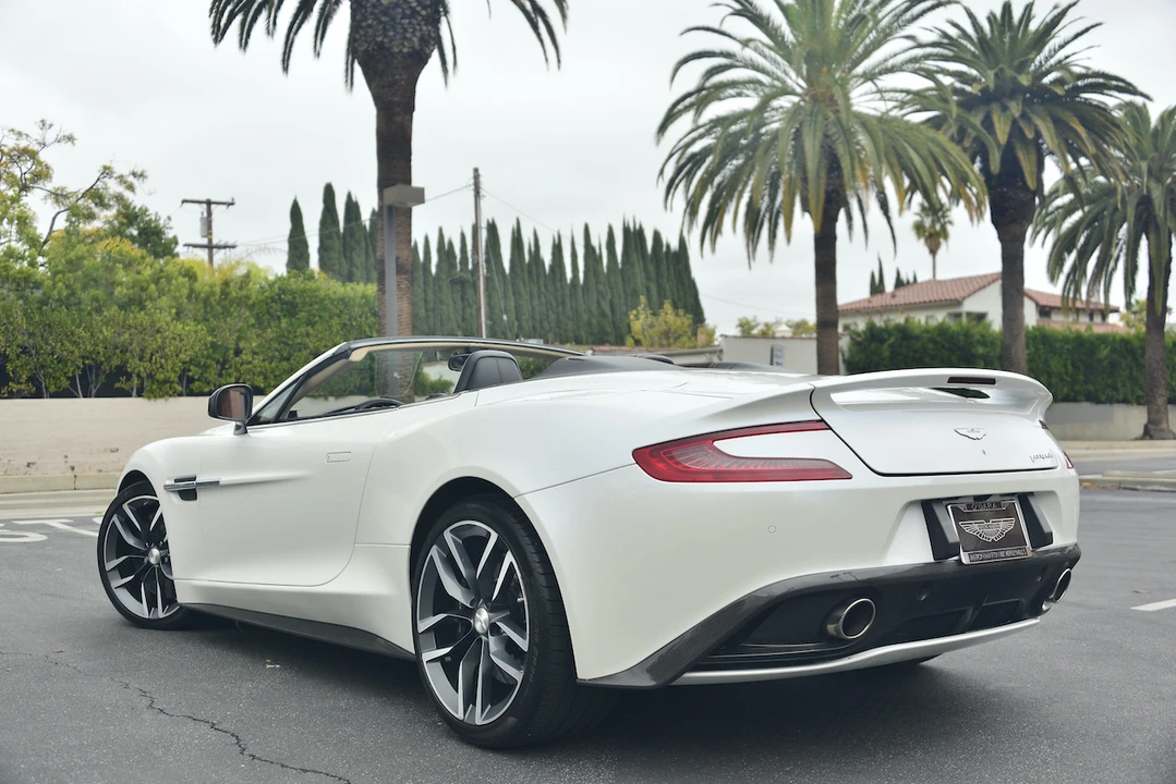 2015 Aston Martin Vanquish 2nd Gen - Image 11 of 31
