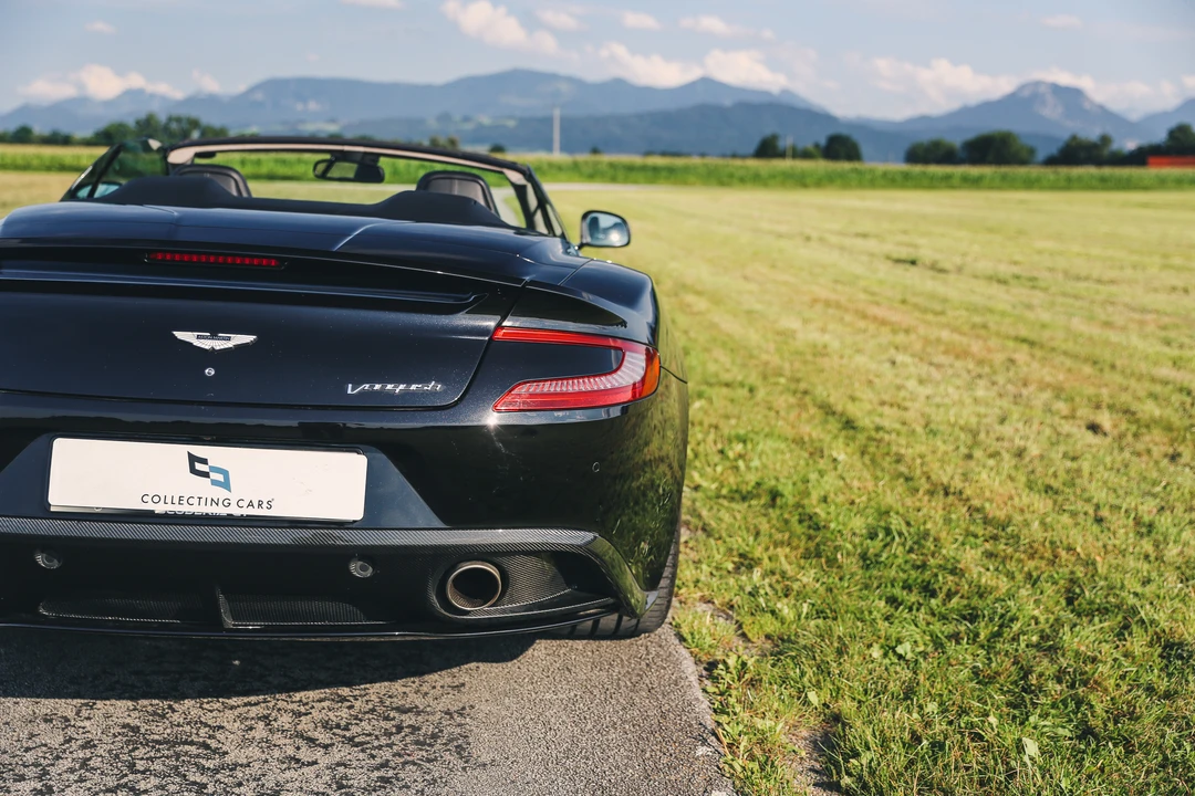 2015 Aston Martin Vanquish 2nd Gen - Image 11 of 31