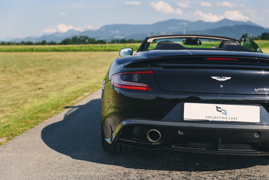 2015 Aston Martin Vanquish 2nd Gen - Image 12 of 31