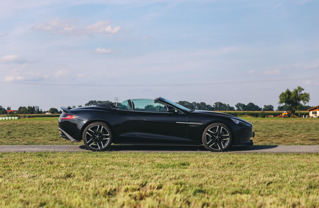 2015 Aston Martin Vanquish 2nd Gen - Image 4 of 31