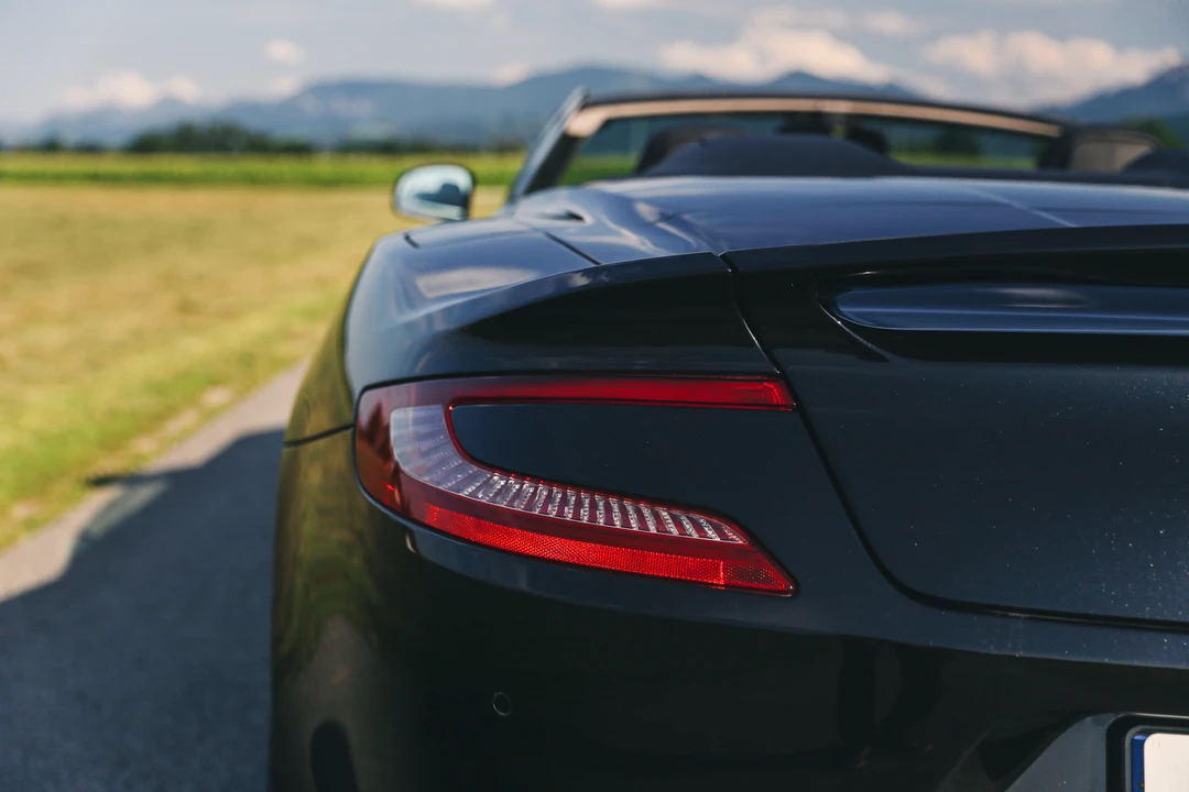 2015 Aston Martin Vanquish 2nd Gen - Image 16 of 31
