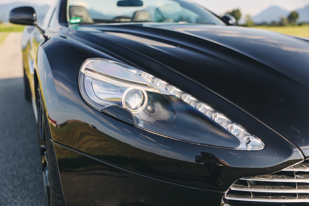 2015 Aston Martin Vanquish 2nd Gen - Image 25 of 31