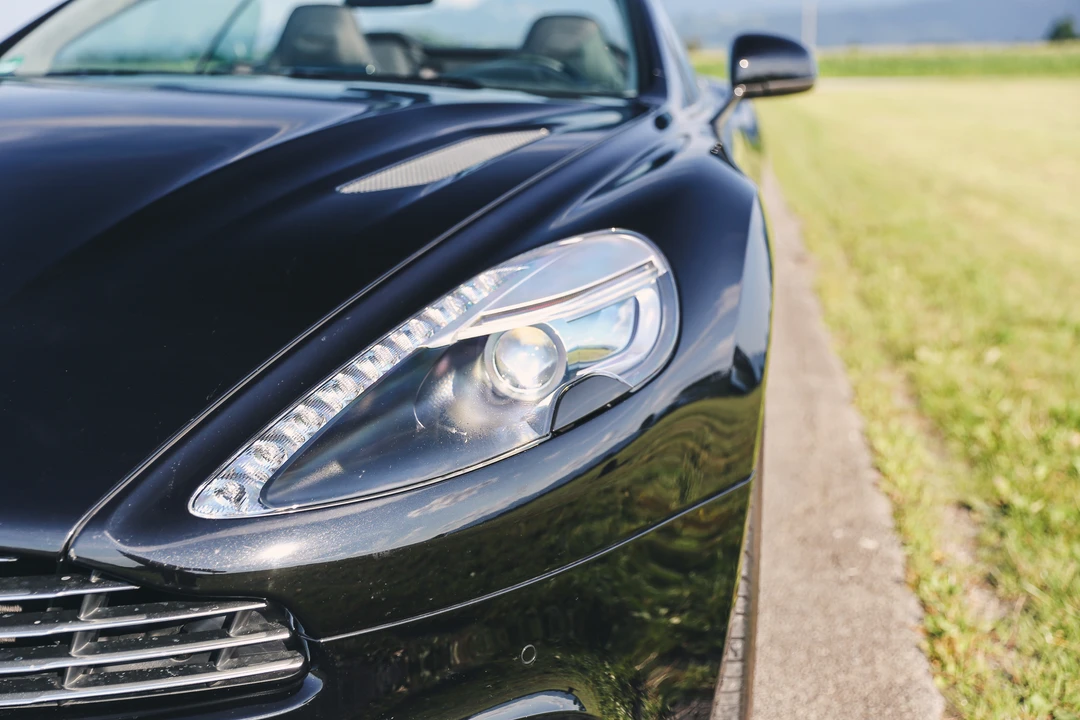 2015 Aston Martin Vanquish 2nd Gen - Image 26 of 31