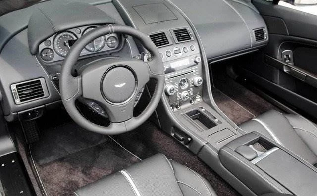 2015 Aston Martin V8 Vantage (2006-2017) - Image 2 of 2