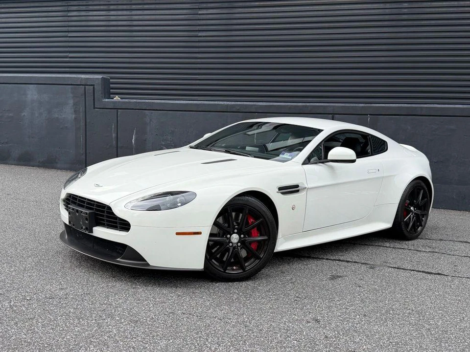 2015 Aston Martin Vantage - Image 6 of 30