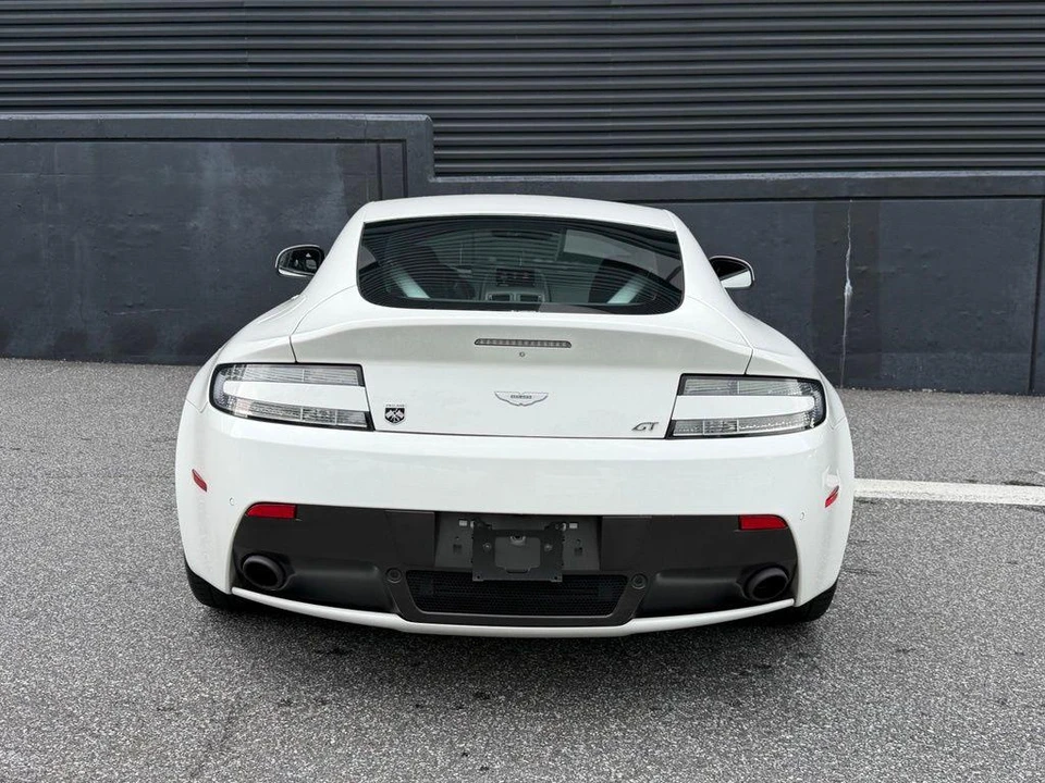 2015 Aston Martin Vantage - Image 9 of 30