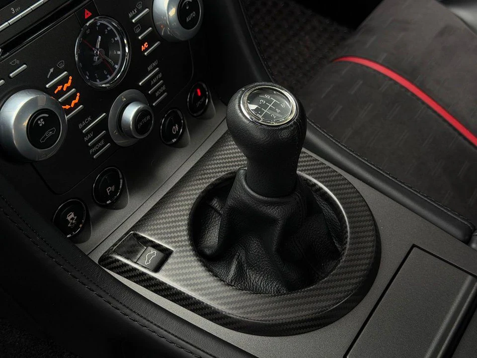 2015 Aston Martin Vantage - Image 27 of 30