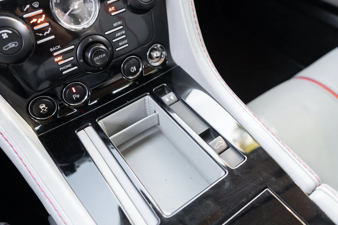 2015 Aston Martin V8 Vantage (2006-2017) - Image 21 of 31