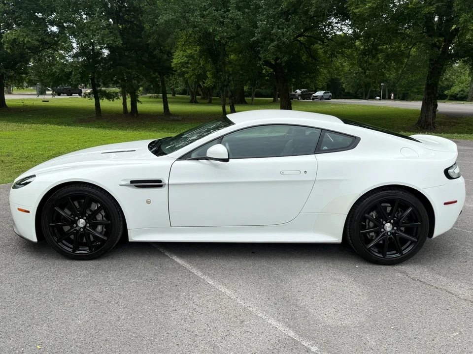 2015 Aston Martin V8 Vantage (2006-2017) - Image 8 of 12