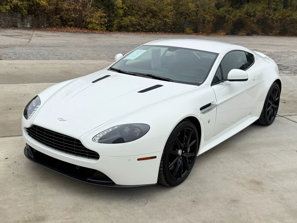 2015 Aston Martin V8 Vantage (2006-2017) - Image 2 of 31