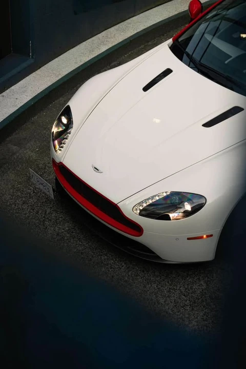 2015 Aston Martin Vantage - Image 5 of 11