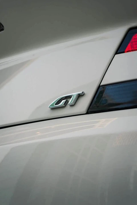 2015 Aston Martin Vantage - Image 7 of 11