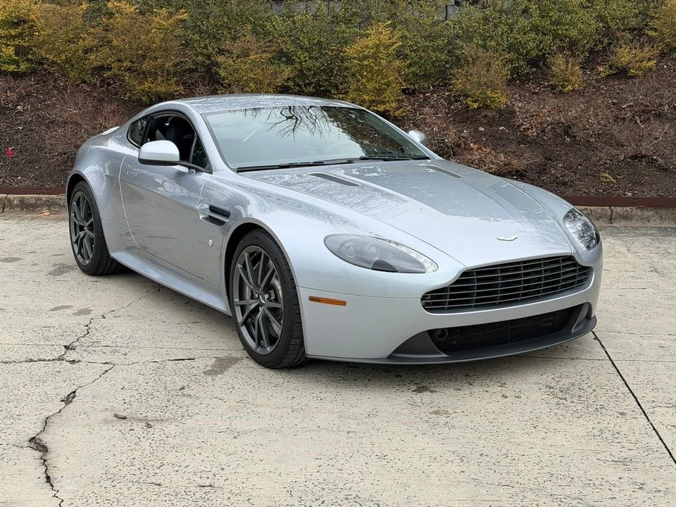 2015 Aston Martin Vantage - Image 2 of 21