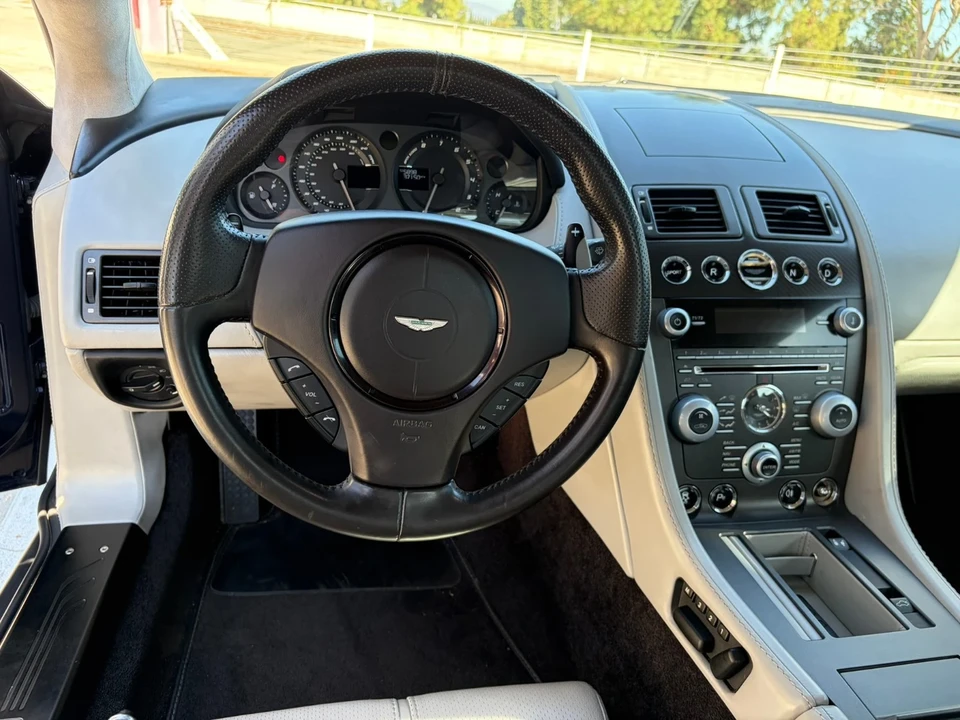 2015 Aston Martin Vantage - Image 20 of 21