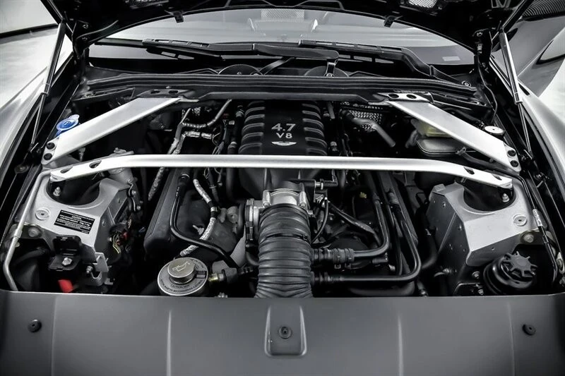 2015 Aston Martin Vantage - Image 16 of 21