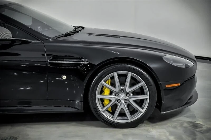 2015 Aston Martin Vantage - Image 14 of 21