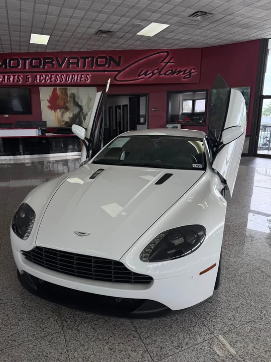 2015 Aston Martin Vantage - Image 2 of 6