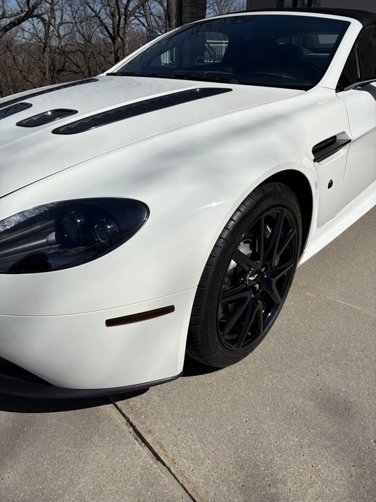 2015 Aston Martin Vantage - Image 6 of 22