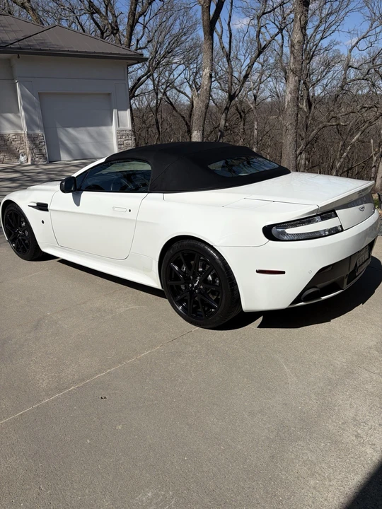 2015 Aston Martin Vantage - Image 4 of 22