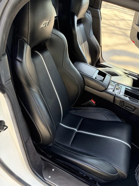 2015 Aston Martin Vantage - Image 19 of 22