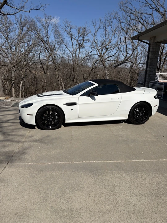 2015 Aston Martin Vantage - Image 3 of 22