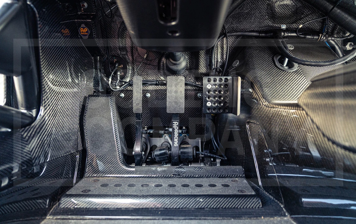 2015 Aston Martin Vulcan - Image 16 of 27